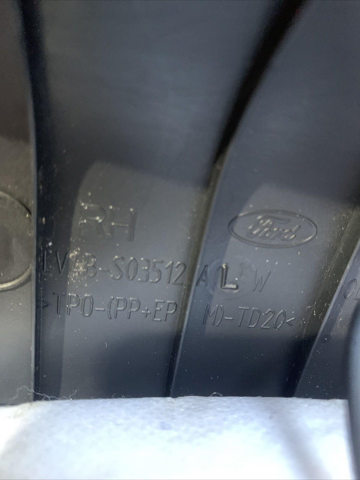 Rivestimento Montante Anteriore Destro Ford Kuga 2022 LV4B-S03512-A