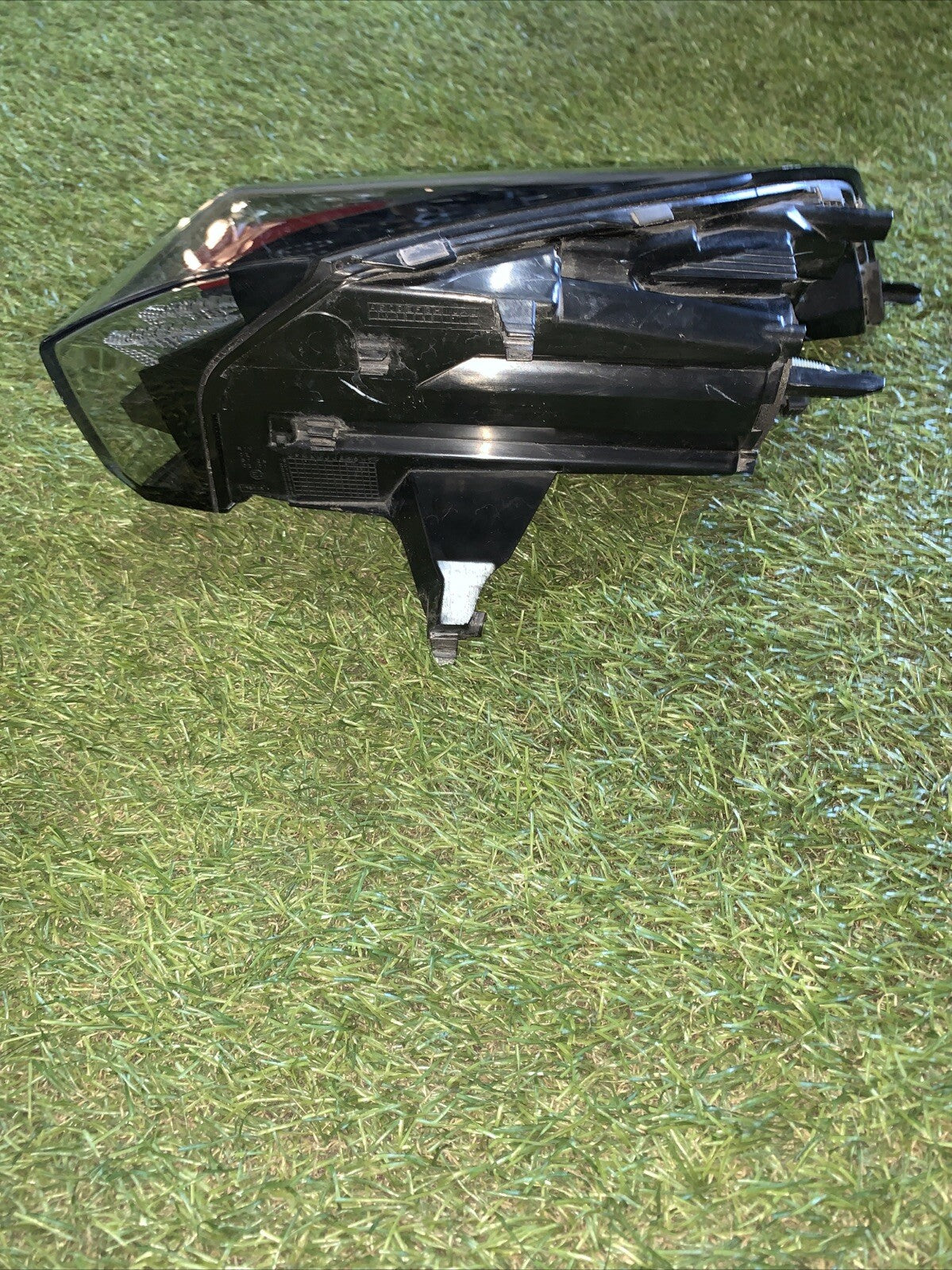 STOP FANALE POSTERIORE SINISTRO PER PEUGEOT 2008 Serie FR2695010201 (19>)