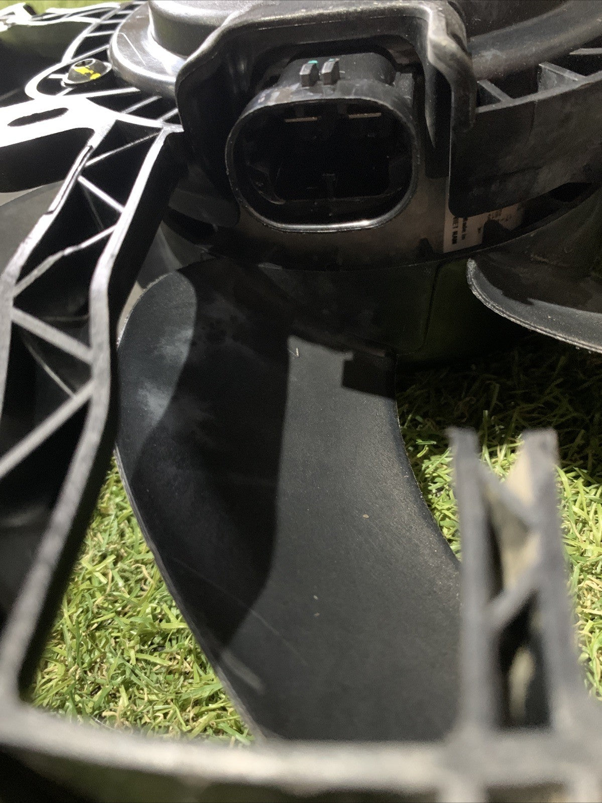 Elettroventola Peugeot 208 1.2 Benzina 9812028580