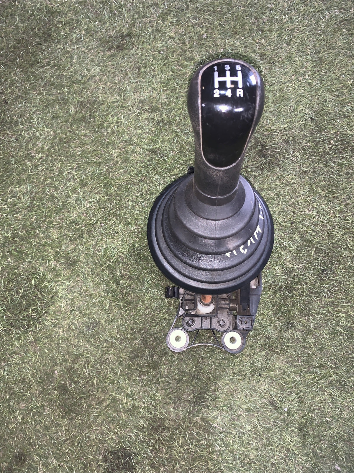 2S6R-7C453-MF LEVA POMELLO CUFFIA CAMBIO MANUALE FORD FIESTA 1.4 50KW D 5M