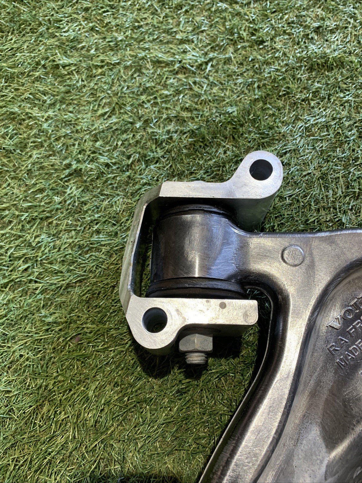 Braccio oscillante anteriore sinistro volvo XC60 2025 2.0 hyrbid 32370924