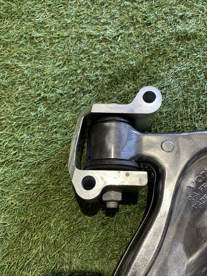 Braccio oscillante anteriore sinistro volvo XC60 2025 2.0 hyrbid 32370924