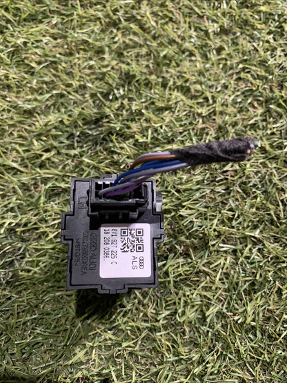 PULSANTE FRENO DI STAZIONAMENTO PER AUDI A3 Serie (8V1) 8V1927225C (12>18)