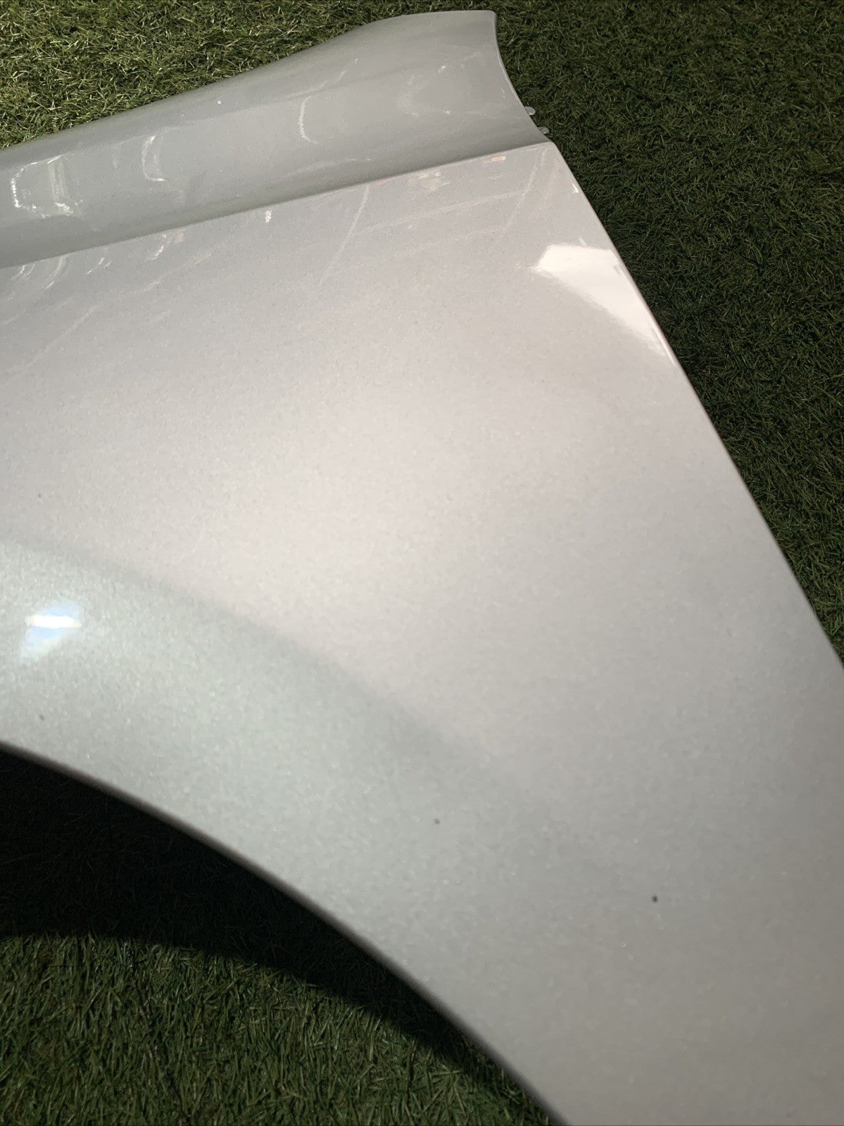 PARAFANGO ANTERIORE SINISTRO PER VOLKSWAGEN Golf 6 Berlina (08 12)