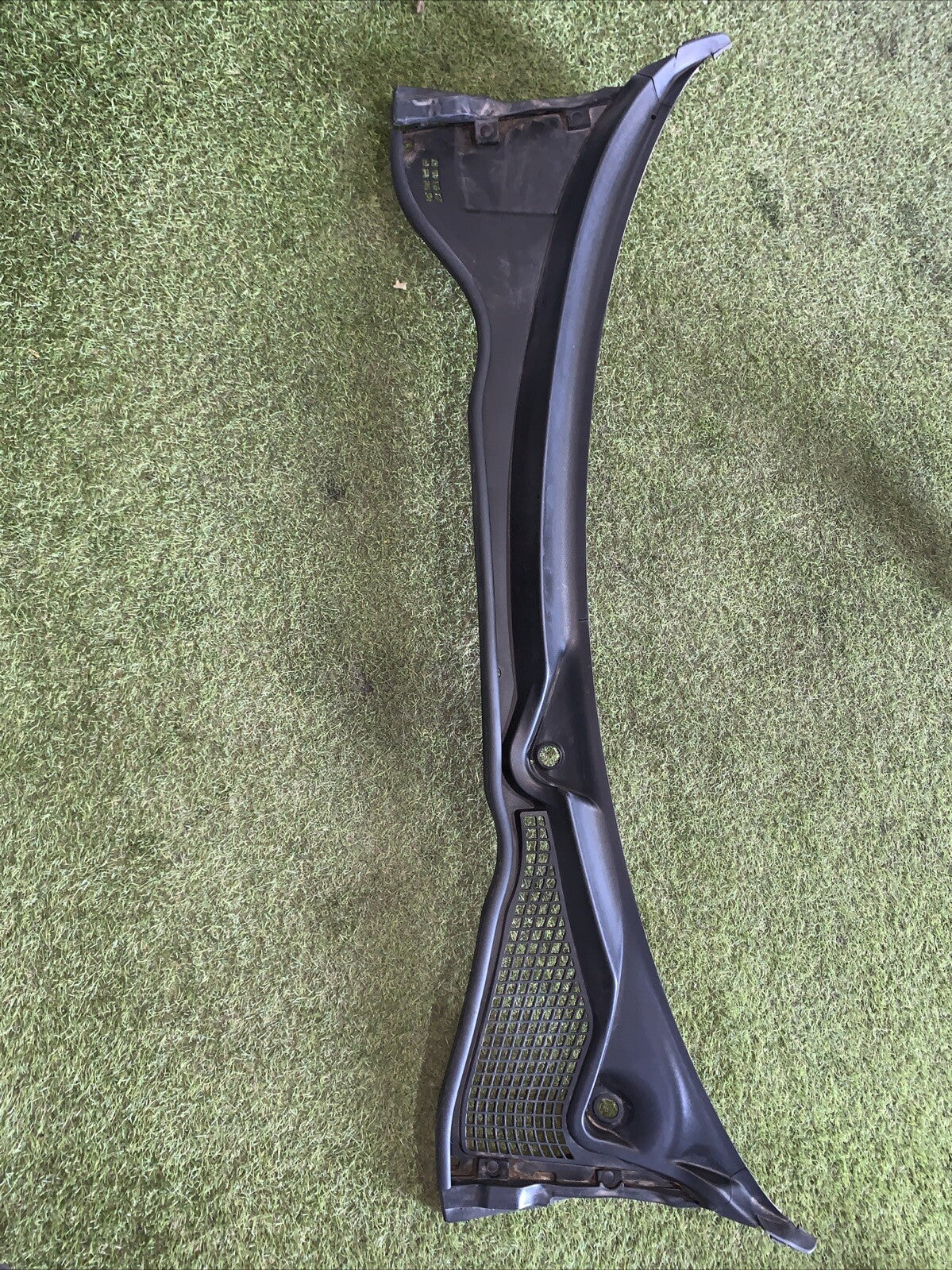 52025006 PLASTICHE PROFILO ESTERNO SOTTO PARABREZZA FIAT Tipo berlina 5P