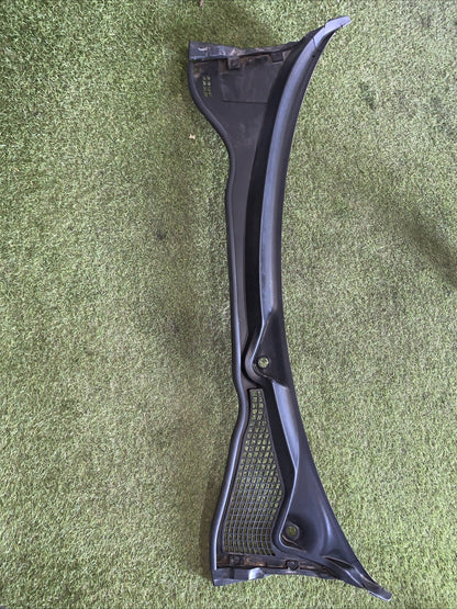 52025006 PLASTICHE PROFILO ESTERNO SOTTO PARABREZZA FIAT Tipo berlina 5P