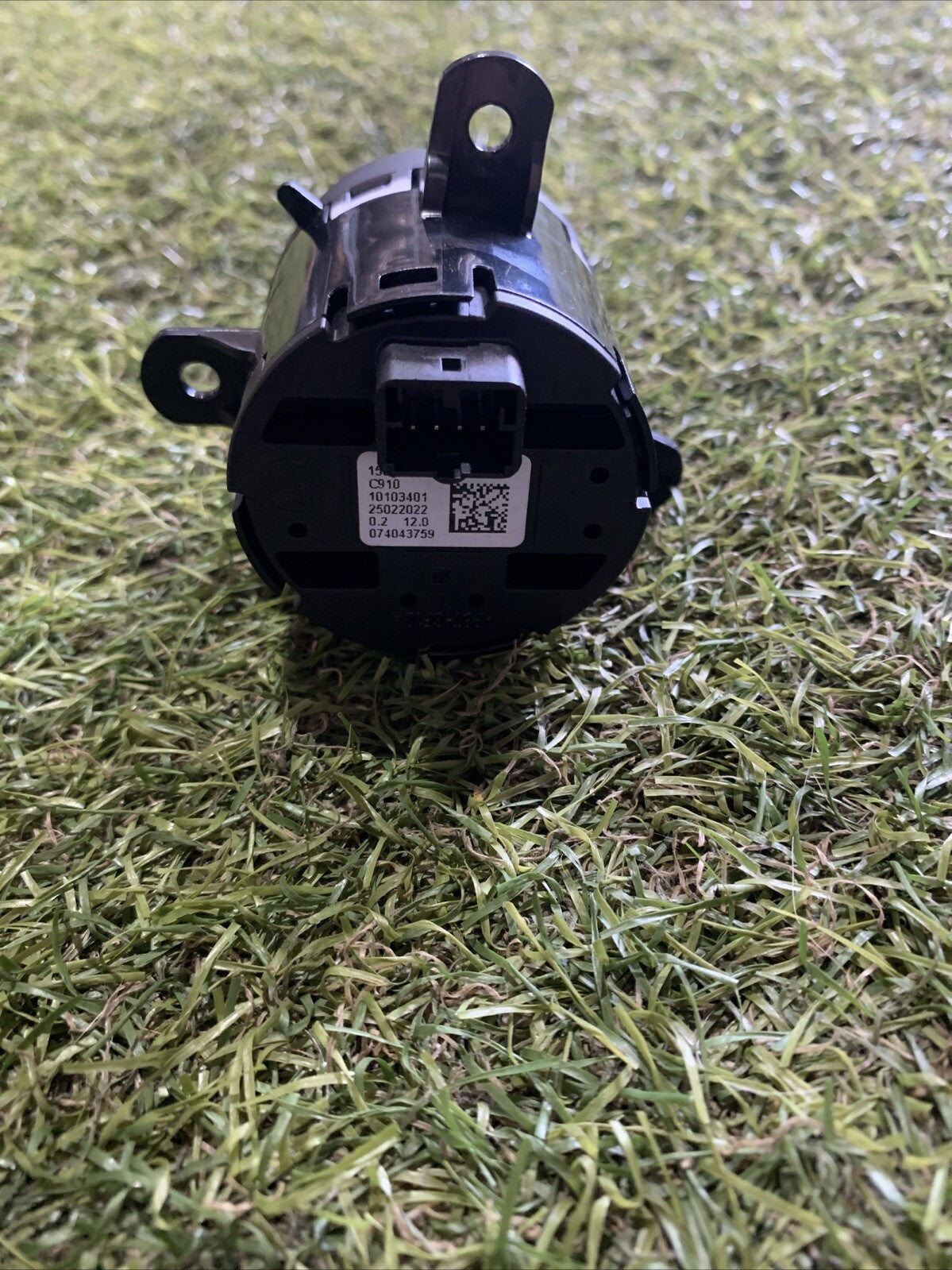 156152112 PULSANTE INTERRUTTORE COMANDO STAZIONE VOLUME USATO ALFA ROMEO STELVIO