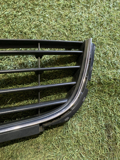 GRIGLIA PARAURTI PER VOLKSWAGEN Golf 6 Berlina 5K0853677