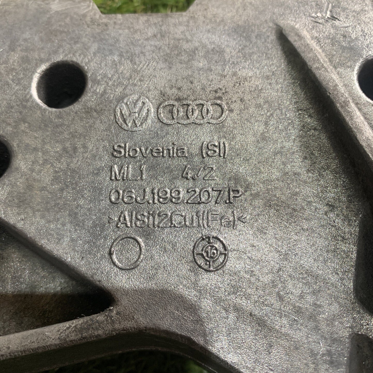 06J199207P SUPPORTO MOTORE AUDI TT 3 ROADSTER (FV9)(2014 >) 1.8 TFSI 180CV 132KW