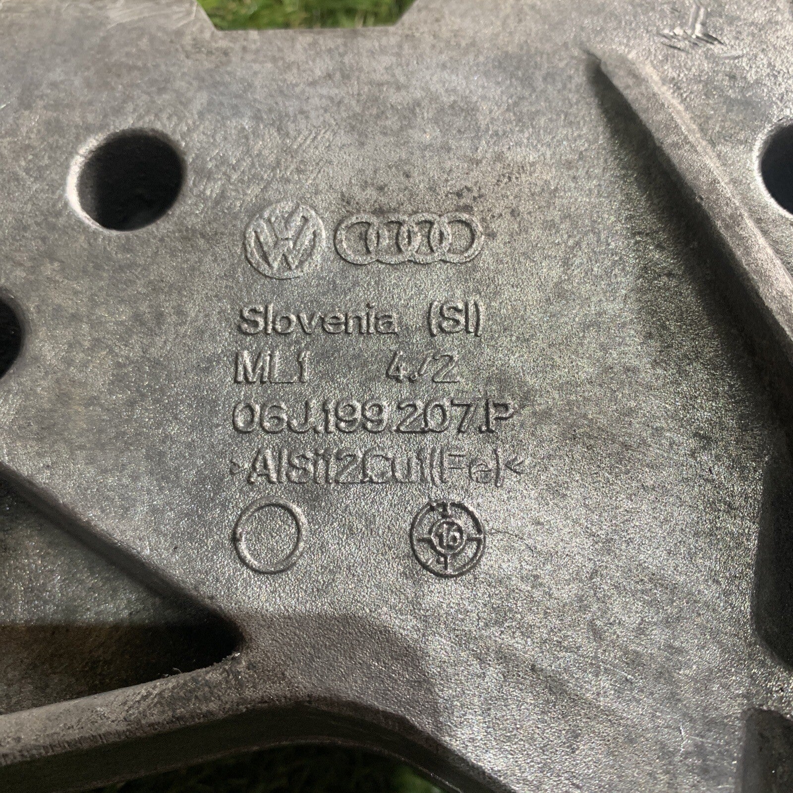 06J199207P SUPPORTO MOTORE AUDI TT 3 ROADSTER (FV9)(2014 >) 1.8 TFSI 180CV 132KW