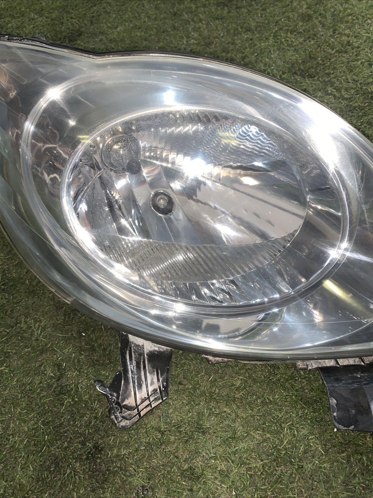 81110-0H030 FARO FANALE ANTERIORE DESTRO PEUGEOT 107