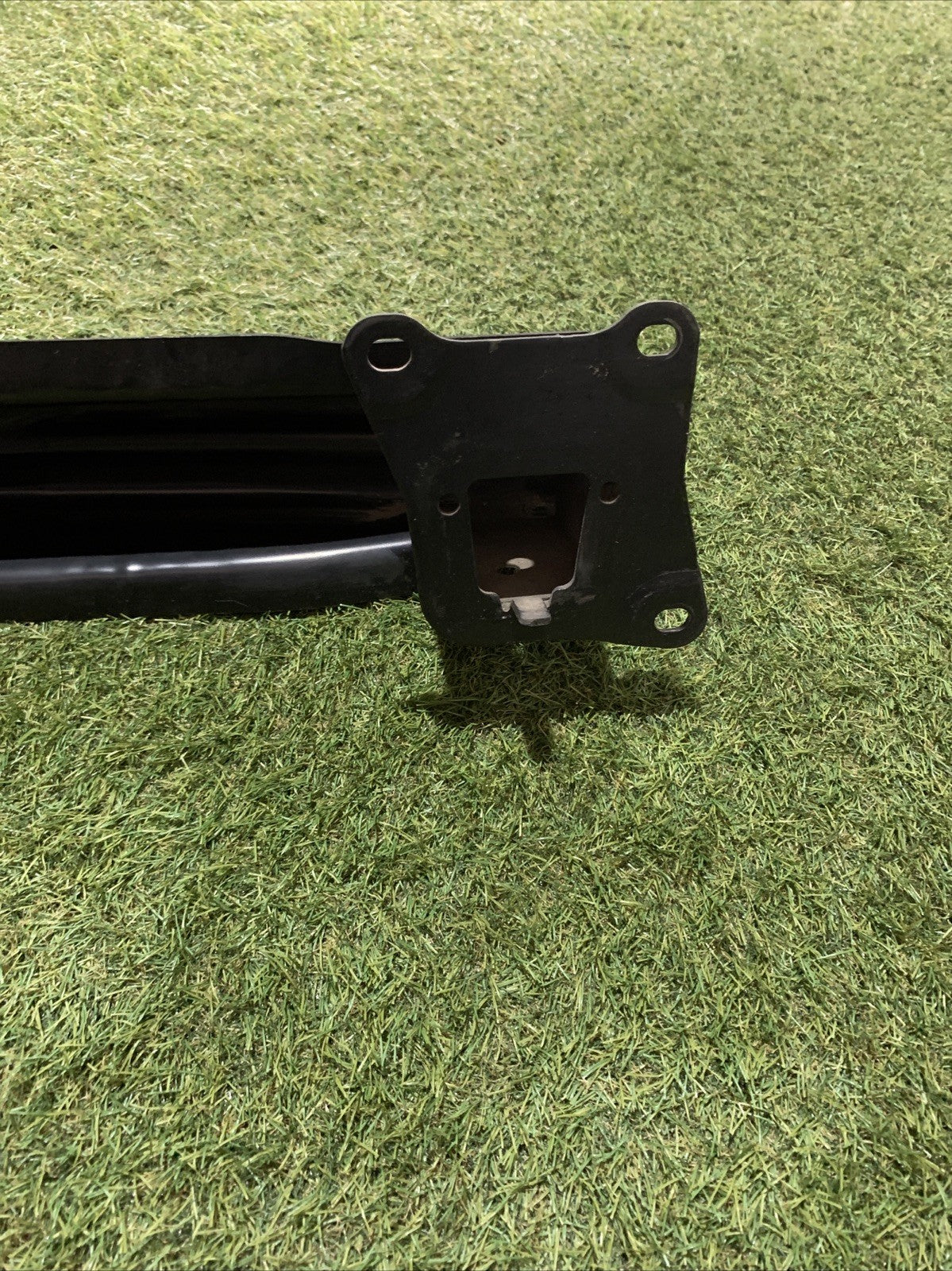 TRAVERSA PARAURTI POSTERIORE PER VOLKSWAGEN Golf 6 Berlina 5K0807305A (08>12)