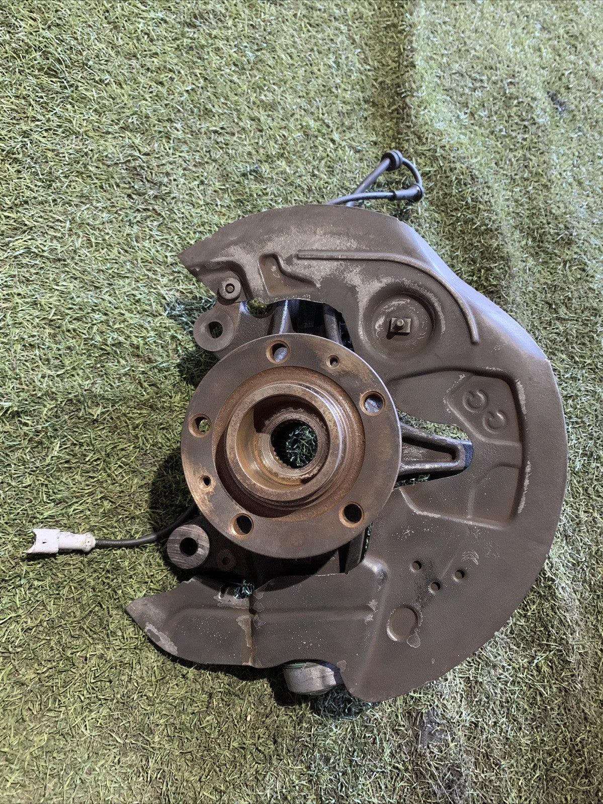 Mozzo Montante Fusello Anteriore Sinistro  Peugeot 3008 2016-2020 2.0 Diesel 