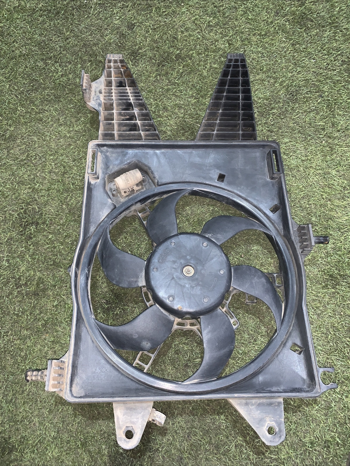 851600600 ELETTROVENTOLA FIAT PUNTO 188 1.3 Multijet 70CV