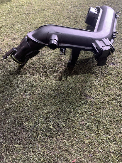 Tubo Aspirazione Filtro Aria Volkswagen Polo 2024 1.0 Benzina 04C145673