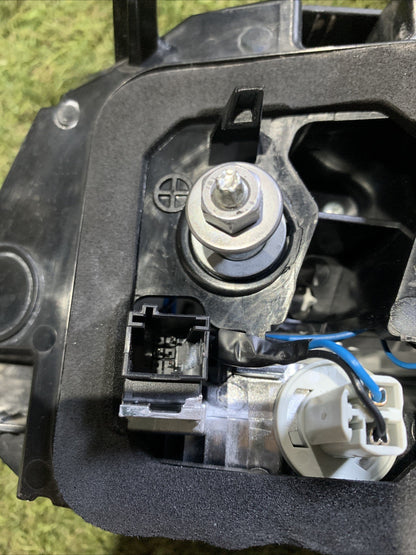 STOP POSTERIORE SINISTRO INTEGRATO NEL PORTELLO PER PEUGEOT 3008 9810477880 2017