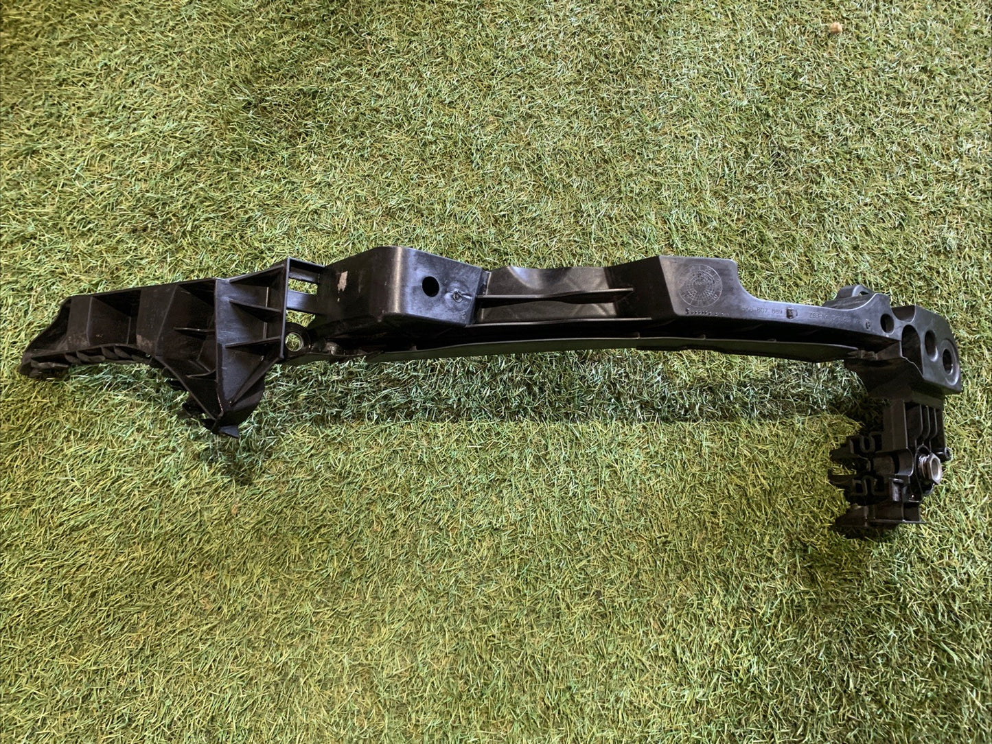 SUPPORTO FARO ANTERIORE SINISTRO VOLKSWAGEN GOLF VI 6 ANNO 2010 COD. 5K0807889