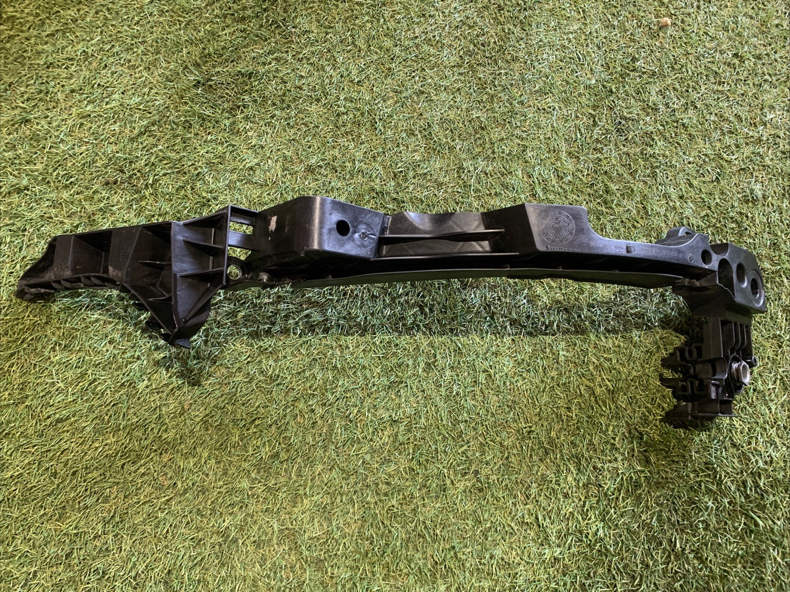 SUPPORTO FARO ANTERIORE SINISTRO VOLKSWAGEN GOLF VI 6 ANNO 2010 COD. 5K0807889