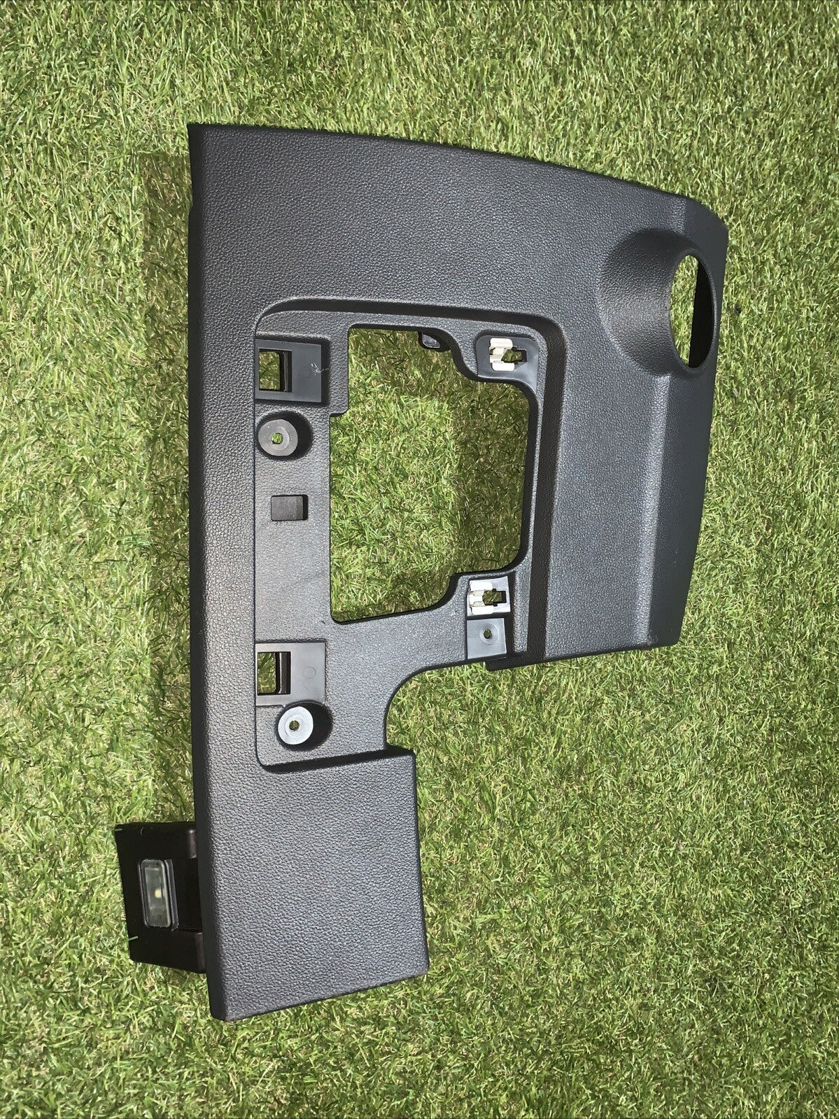 Modanatura Rivestimento Lato Guida Volkswagen T - Roc ( 2018 ) cod : 2GA858365