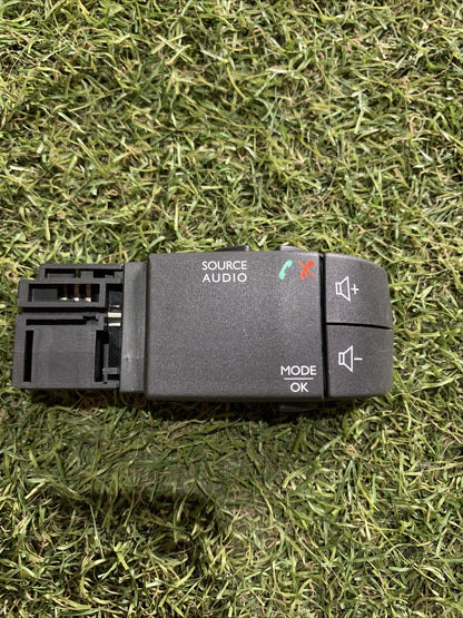 LEVA COMANDI AUTORADIO PER RENAULT Clio Serie IV 255522448R (12>19)