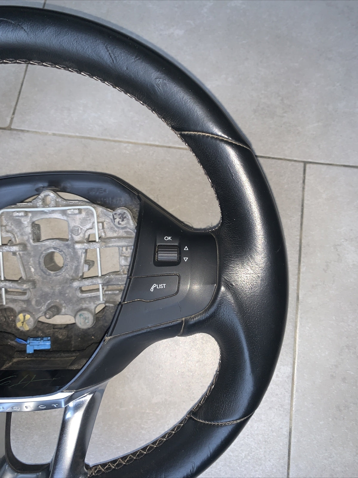 Volante sterzo PEUGEOT 208/2008 Anno 2015 6191373