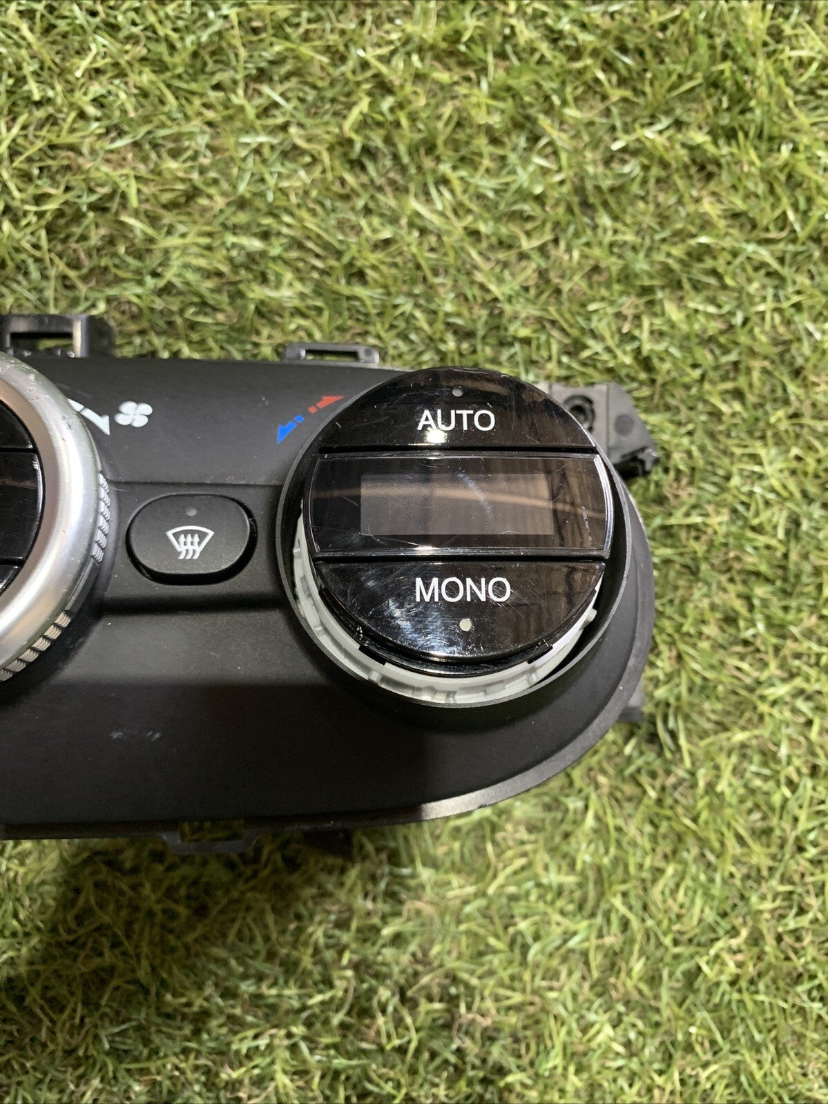 COMANDI CLIMA PER FIAT 500 L Serie (351_352) 735655880 (12 ) ATTENZIONE