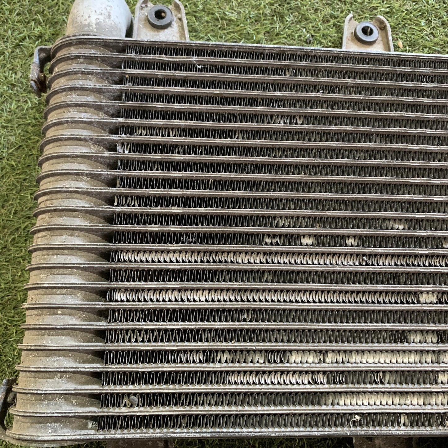 0K55113550C intercooler per KIA CARNIVAL II 2.9 CRDI 2001