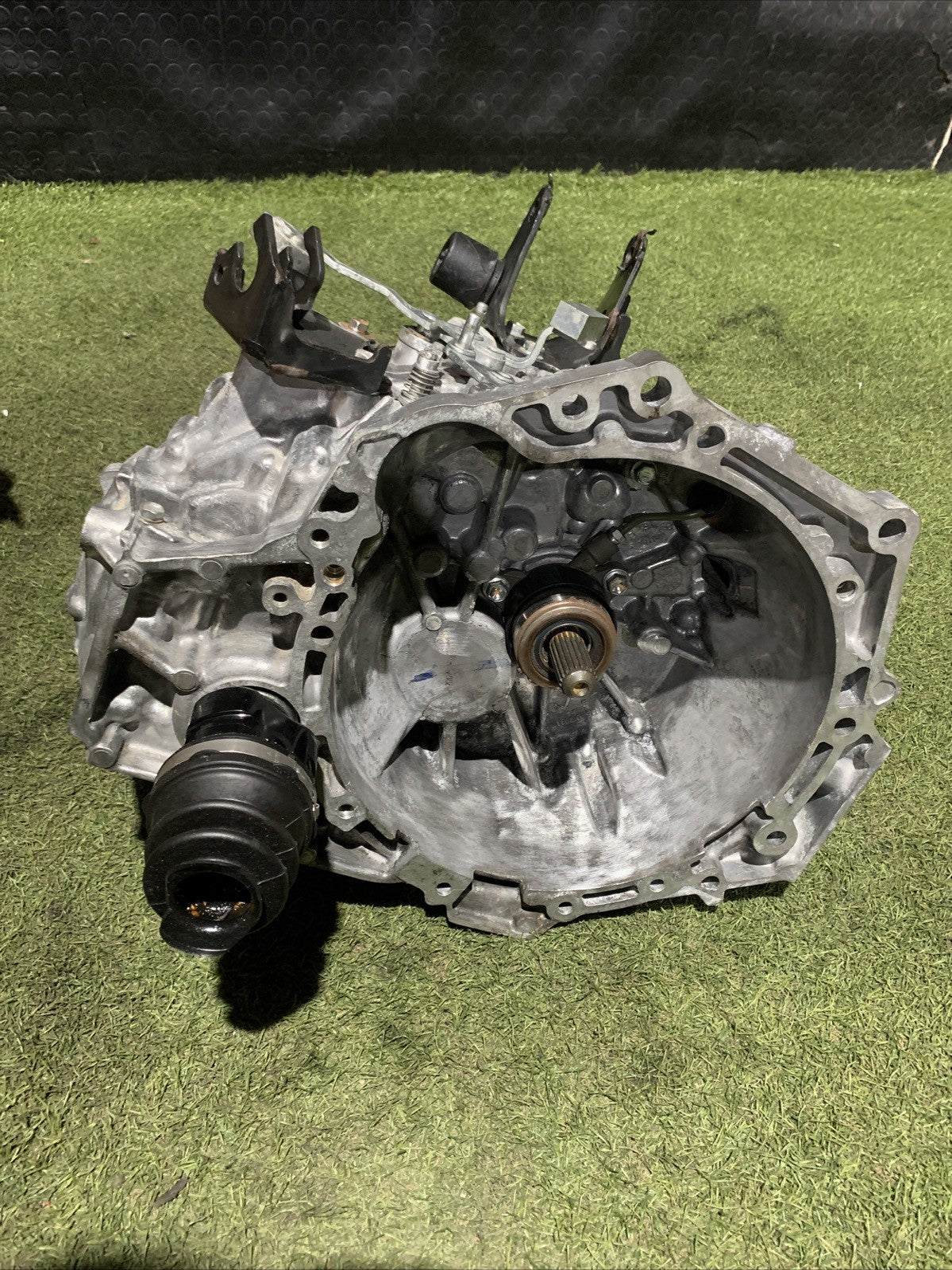 CAMBIO MANUALE TOYOTA YARIS III 3 SERIE 1.5 BENZINA 6M 2018 303000D510