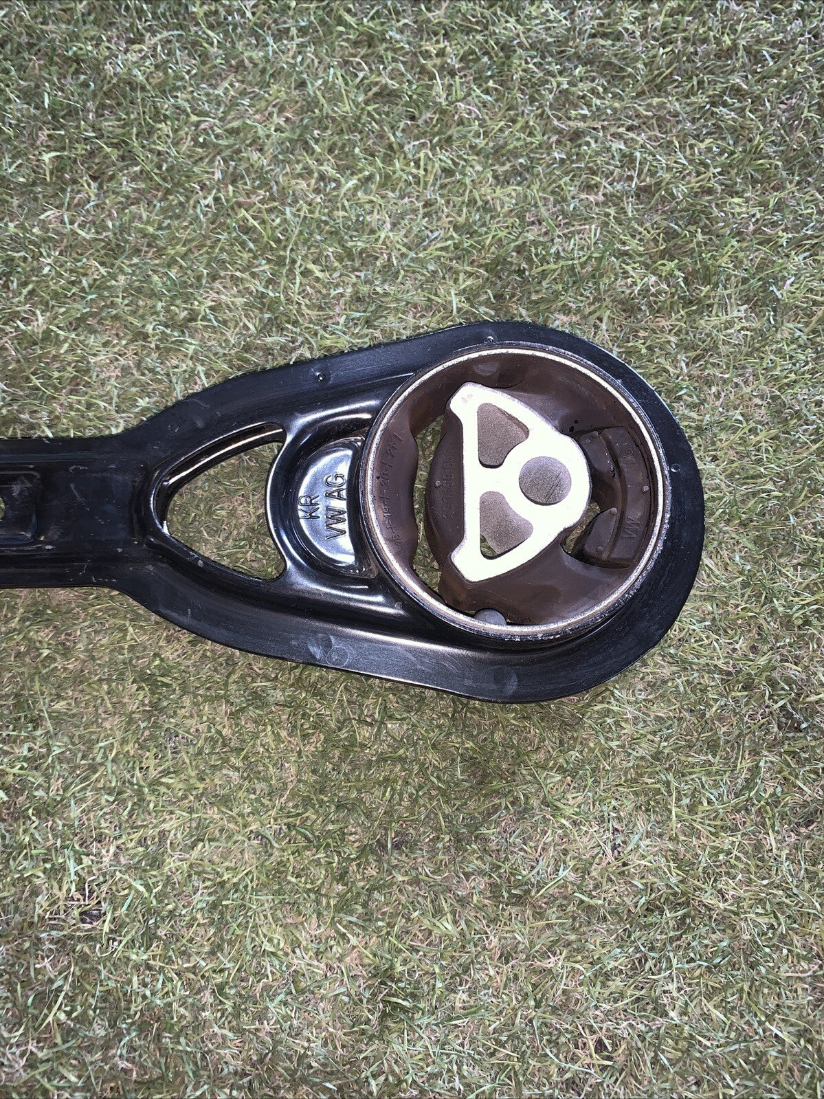 Supporto motore Vw T-cross Seat Arona 1.0 (2020) cod.2Q0199851K