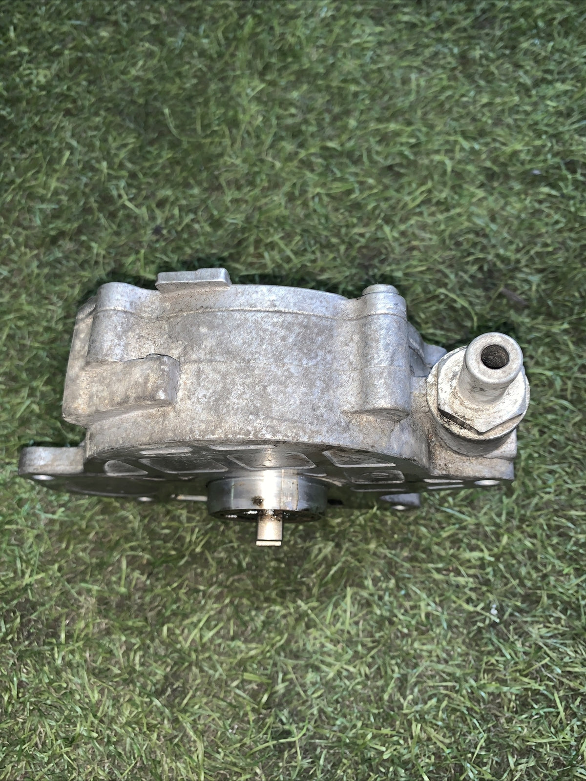 POMPA VUOTO AUDI A4-A5 8K2 8K5 - 2.0 TDI (2007 IN POI) 03L145100F DEPRESSORE