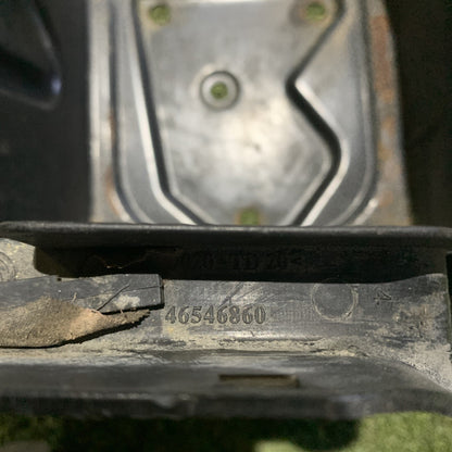 ALLOGGIO SUPPORTO BATTERIA COMPATIBILE CON  FIAT PUNTO 188 1.2 BZ  46546860