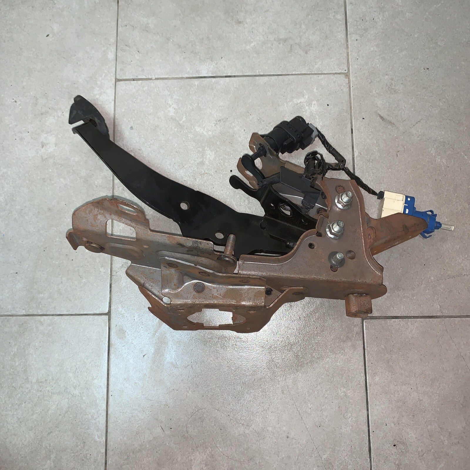 PEDALIERA FRENO FORD FIESTA 6 Serie