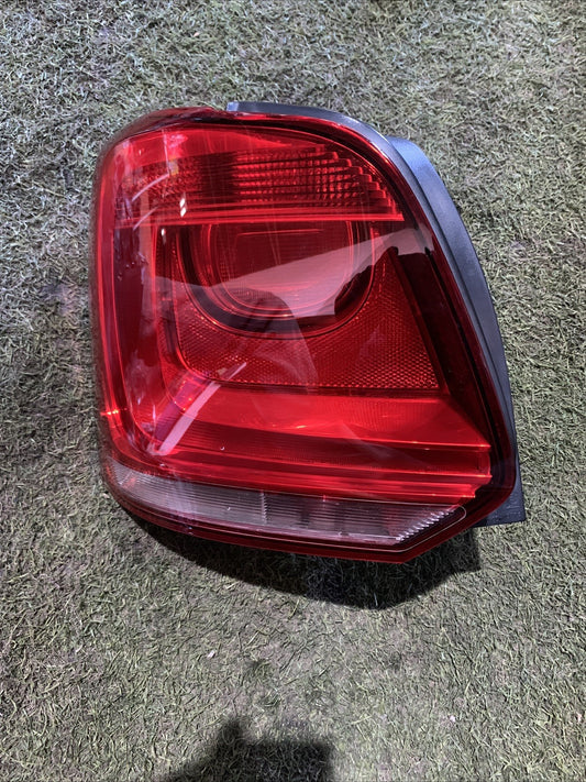 FARO FANALE STOP POSTERIORE SINISTRO VOLKSWAGEN POLO 2014 6R0945095 (2)