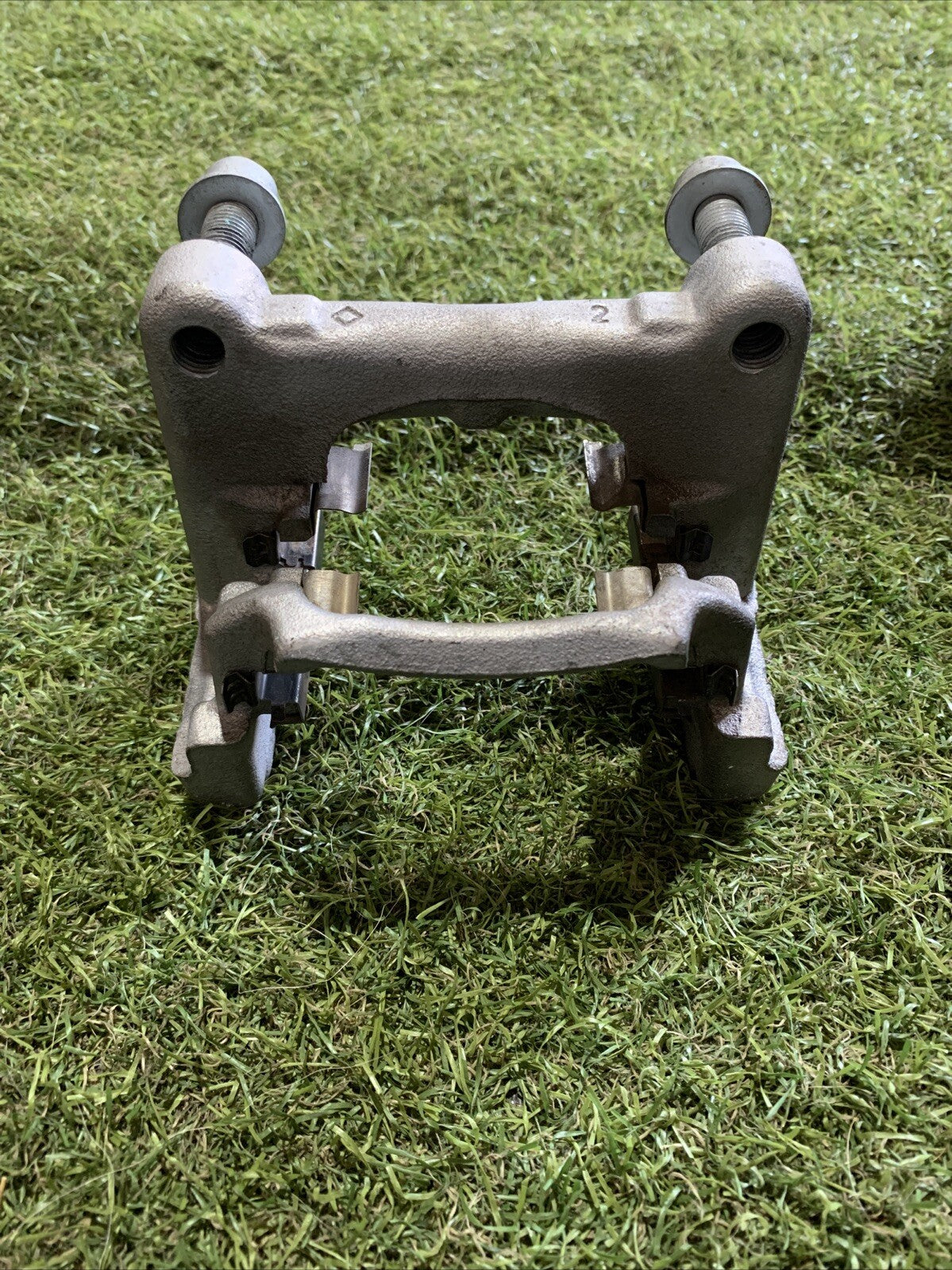 Porta Pinza Freno Posteriore Destra Peugeot 2008 2022 1643574680