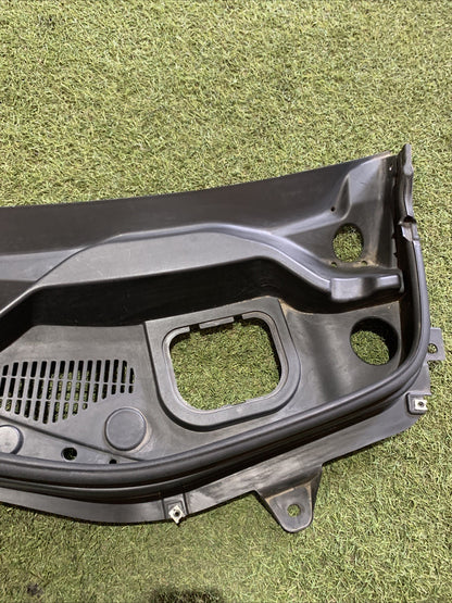 Griglia Gocciolatoio Tergicristalli Maserati Levante 670040250