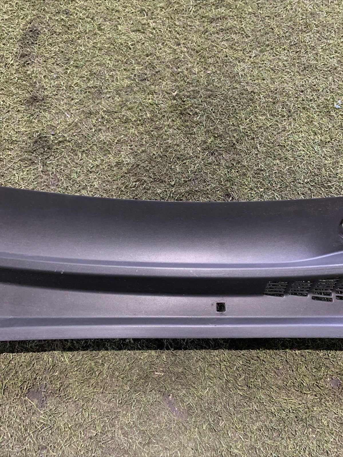 GRIGLIA GOCCIOLATOIO ANT. PER FIAT 500 L Serie (351_352) 735521834 (12 ) (2)