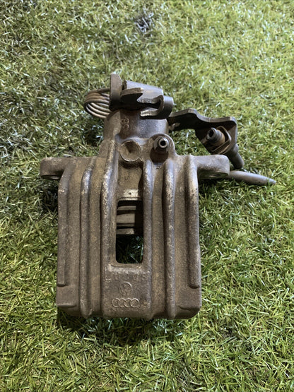 8E0615424 PINZA FRENO POSTERIORE DESTRA VOLKSWAGEN PASSAT 2004 SW 1.9 D