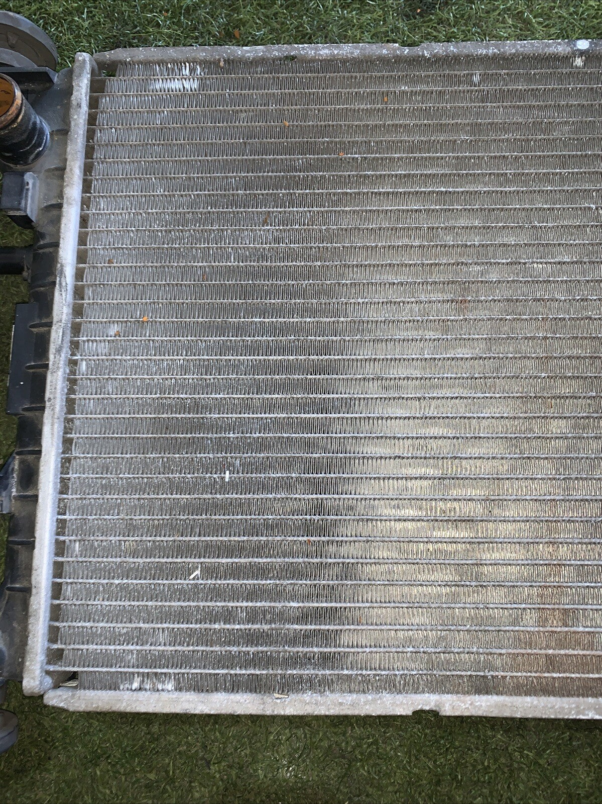 98AB-8005-MF RADIATORE ACQUA FORD FOCUS 1.8 D (2004)