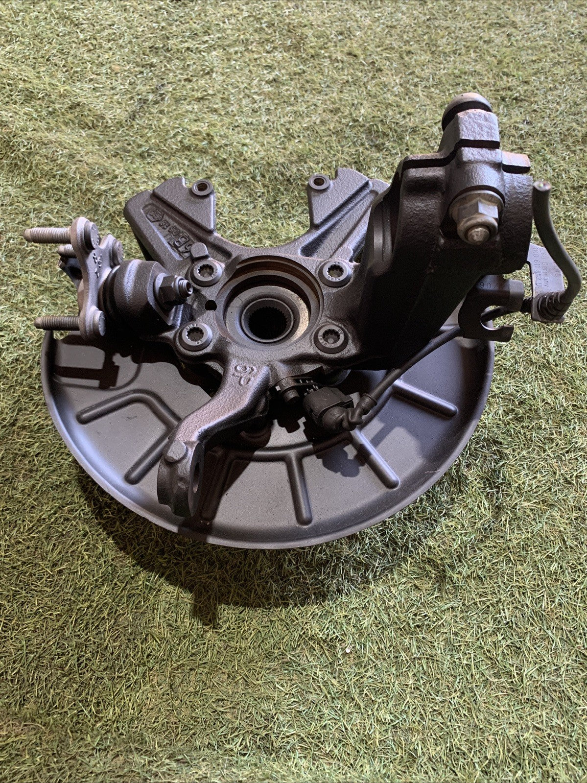 MOZZO MONTANTE FUSELLO ANTERIORE DESTRO VOLKSWAGEN GOLF 5 1.9 DIESEL 1K0407256P
