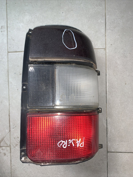 Faro Fanale Posteriore Dx  Mitsubishi Pajero Gls