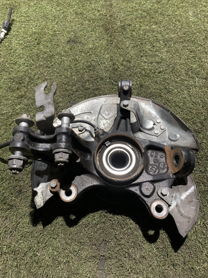 MOZZO MONTANTE FUSELLO ANTERIORE DESTRO PEUGEOT3008 2016-2020 2.0 DIESEL