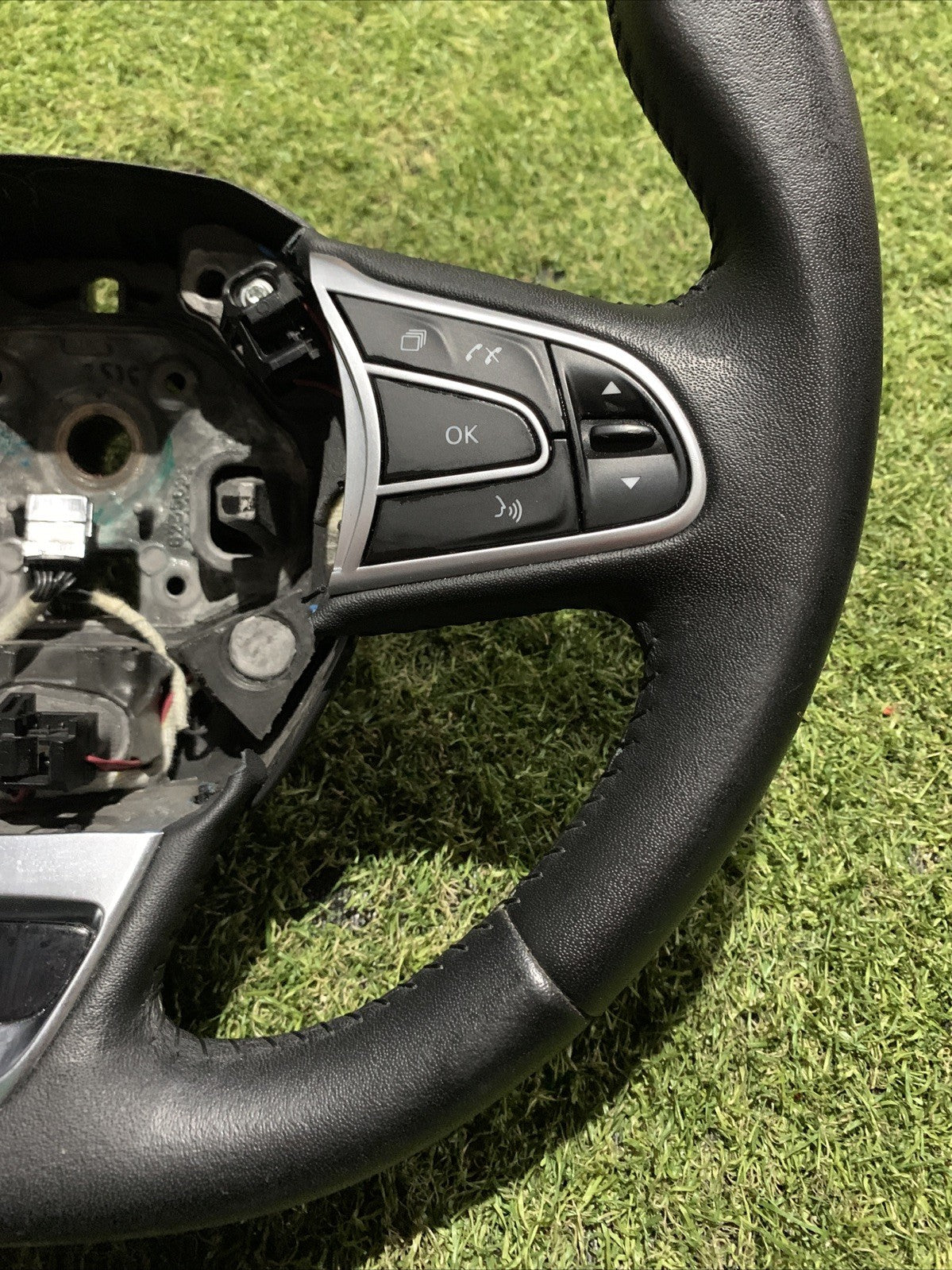 Volante In Pelle Con Comandi Renault Kadjar 484005825R