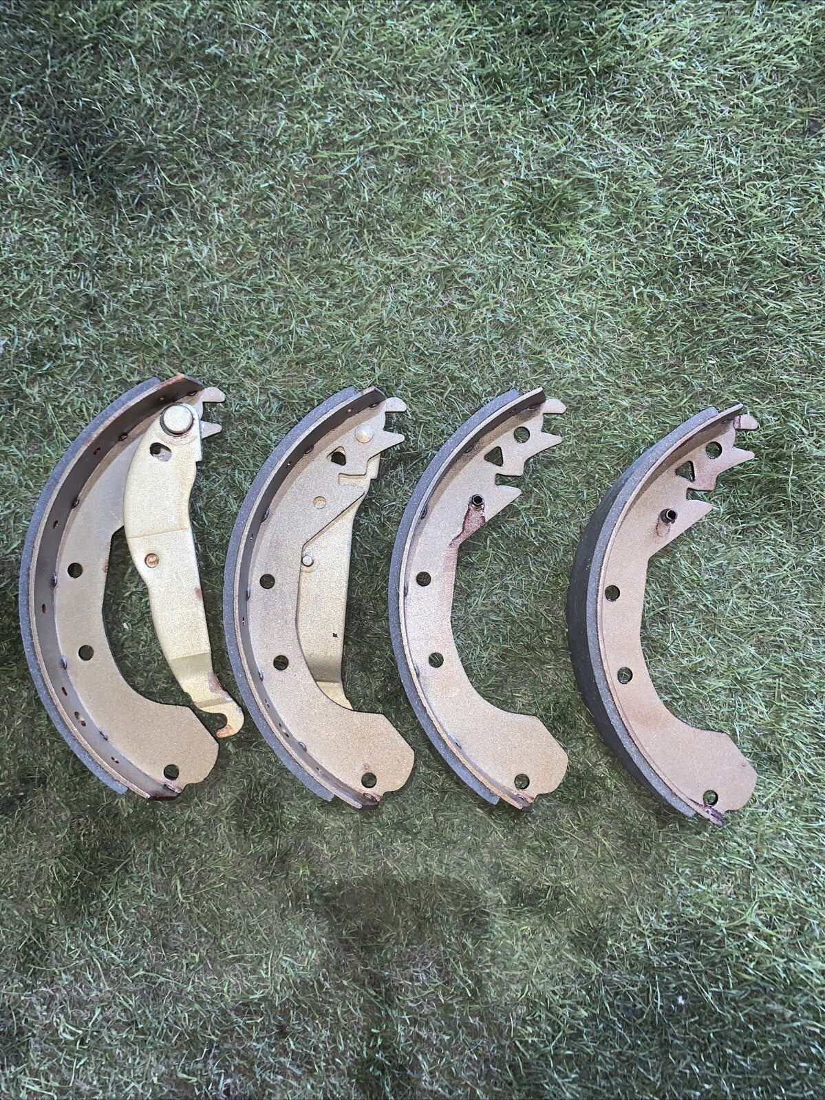 Kit ganasce freno Posteriore per OPEL VECTRA A REKORD E KADETT D MANTA