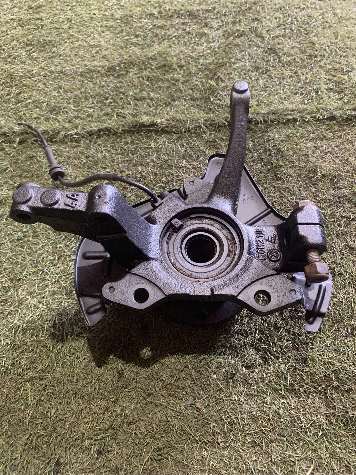 MOZZO MONTANTE FUSELLO ANTERIORE DESTRO FIAT 500 1.3 MJT 52044894