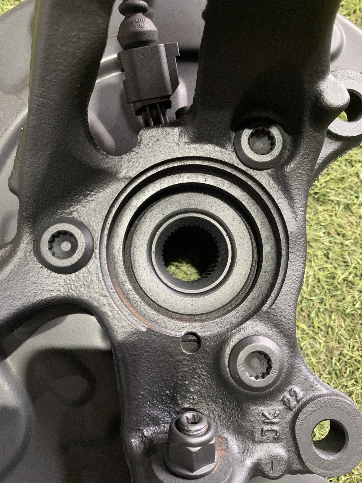 Mozzo Montante Fusello Anteriore Sinistro Volkswagen T-Roc 2023 1.0 Benzina