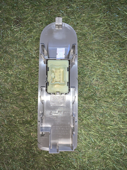 PULSANTIERA ANTERIORE DESTRA DX PER RENAULT Captur Serie 809602454R (13>)