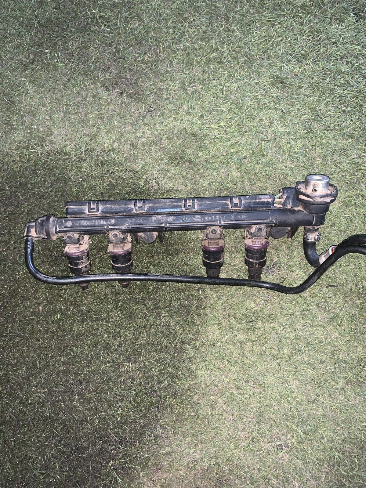 7700870914 FLAUTO INIETTORI RENAULT Clio Serie 1.2 benzina (1997)