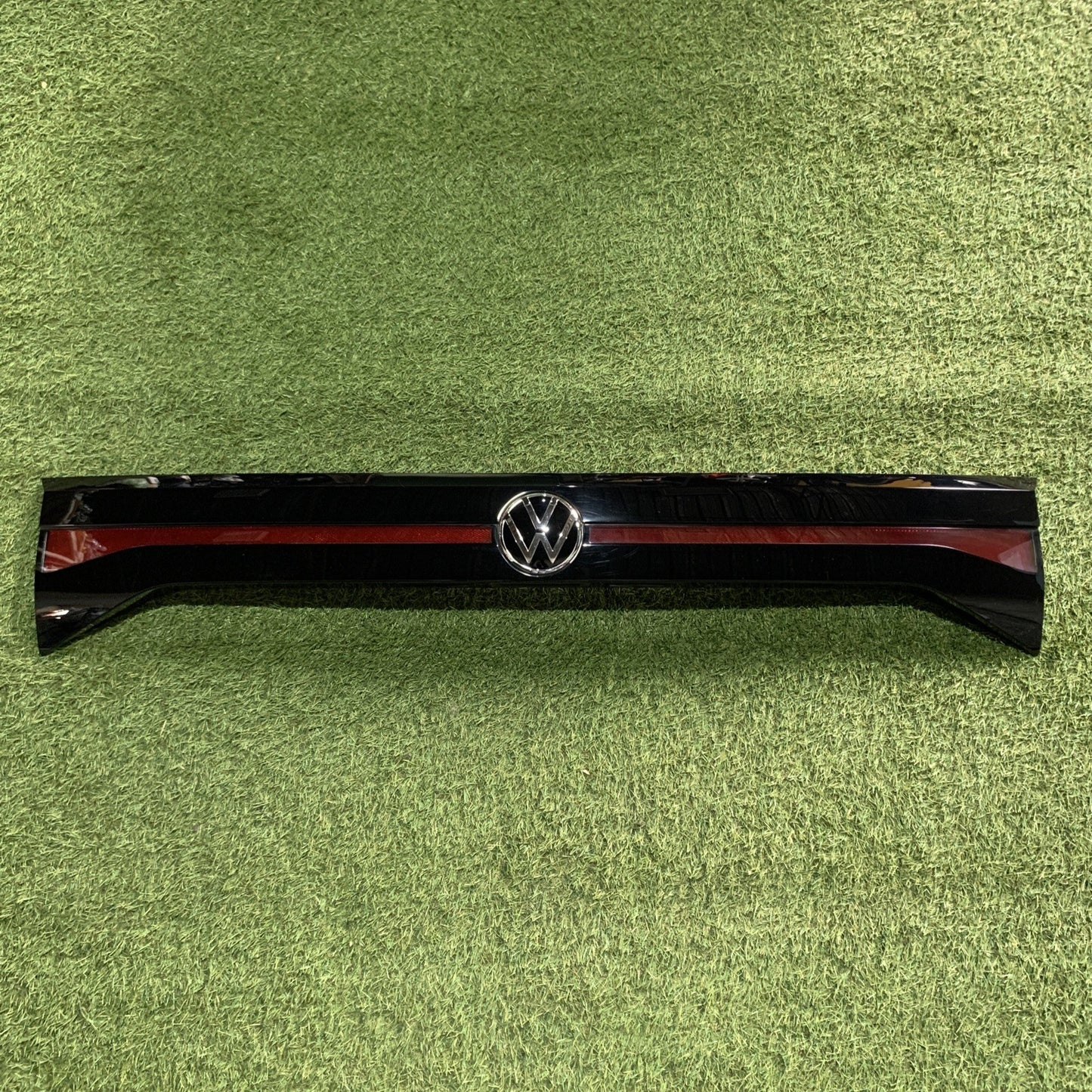 FANALE STOP CENTRALE PORTELLONE POSTERIORE  VOLKSWAGEN T-CROSS 2022 2GM827577J