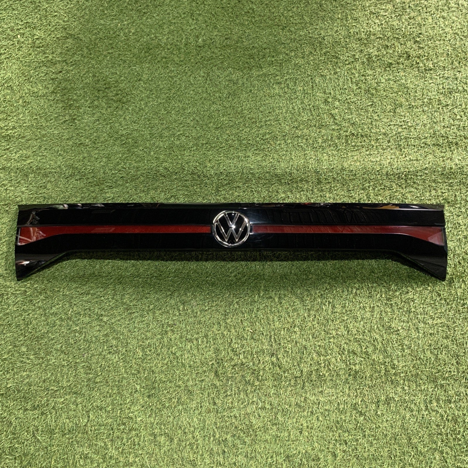 FANALE STOP CENTRALE PORTELLONE POSTERIORE  VOLKSWAGEN T-CROSS 2022 2GM827577J