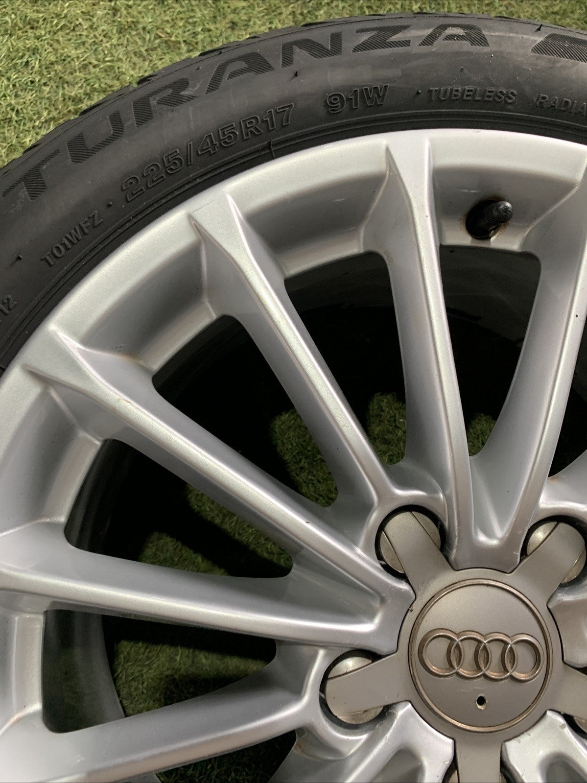 Cerchio In Lega Da 17 Con Gomma Audi A3 8V 8V0601025BN (2)